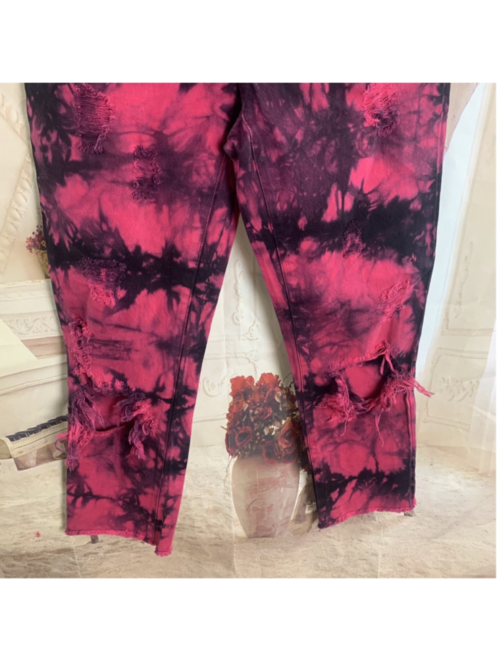 NEW Alice Olivia GENEVIEVE TIE DYE DISTRESSED BAGGY JEANS Size 25 - Picture 4 of 11